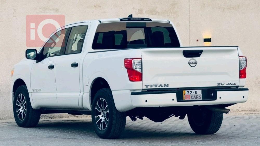 نیسان تایتان